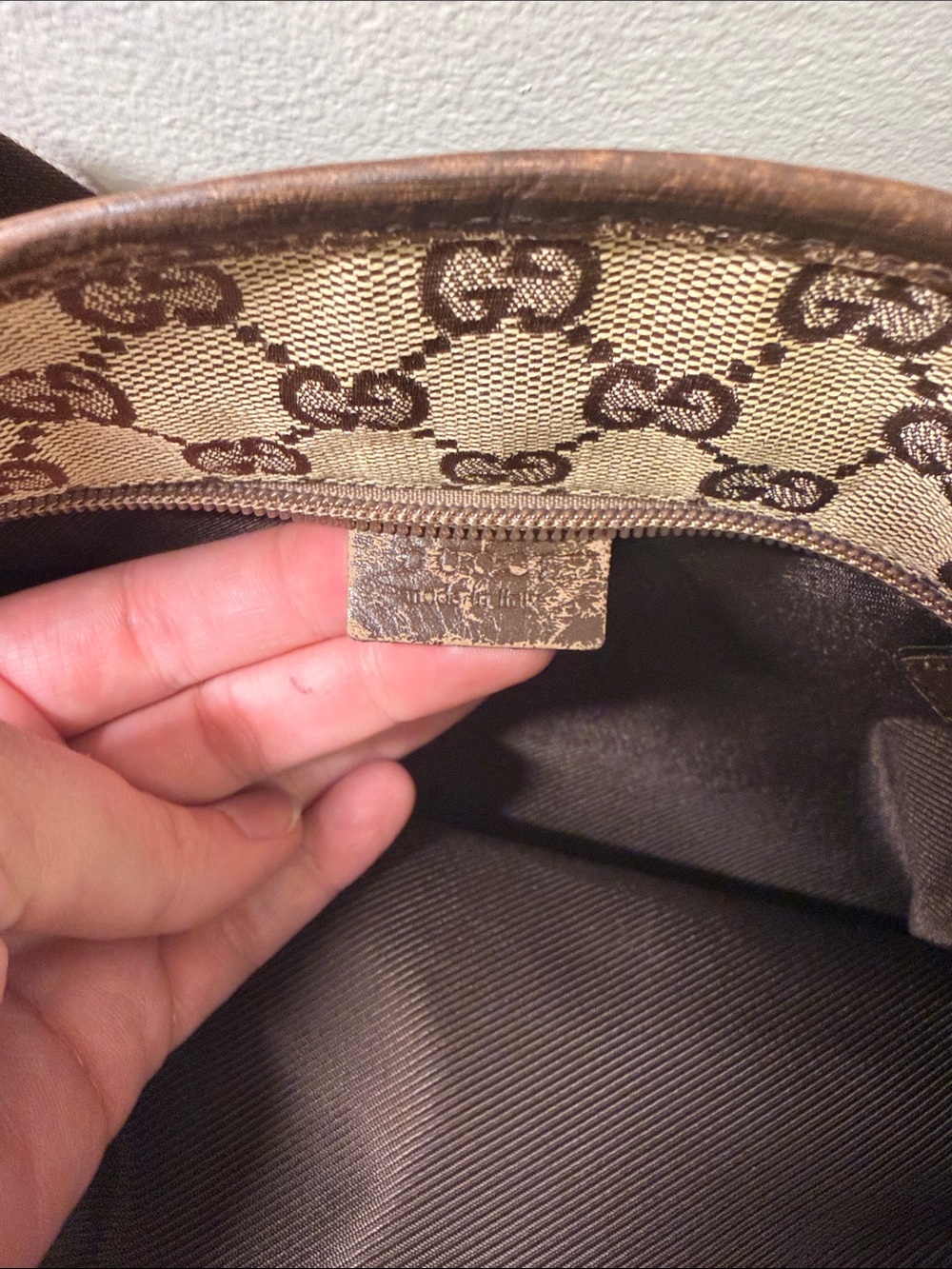 Gucci Beige and Brown GG Canvas Messenger Bag - Picture 3 of 13